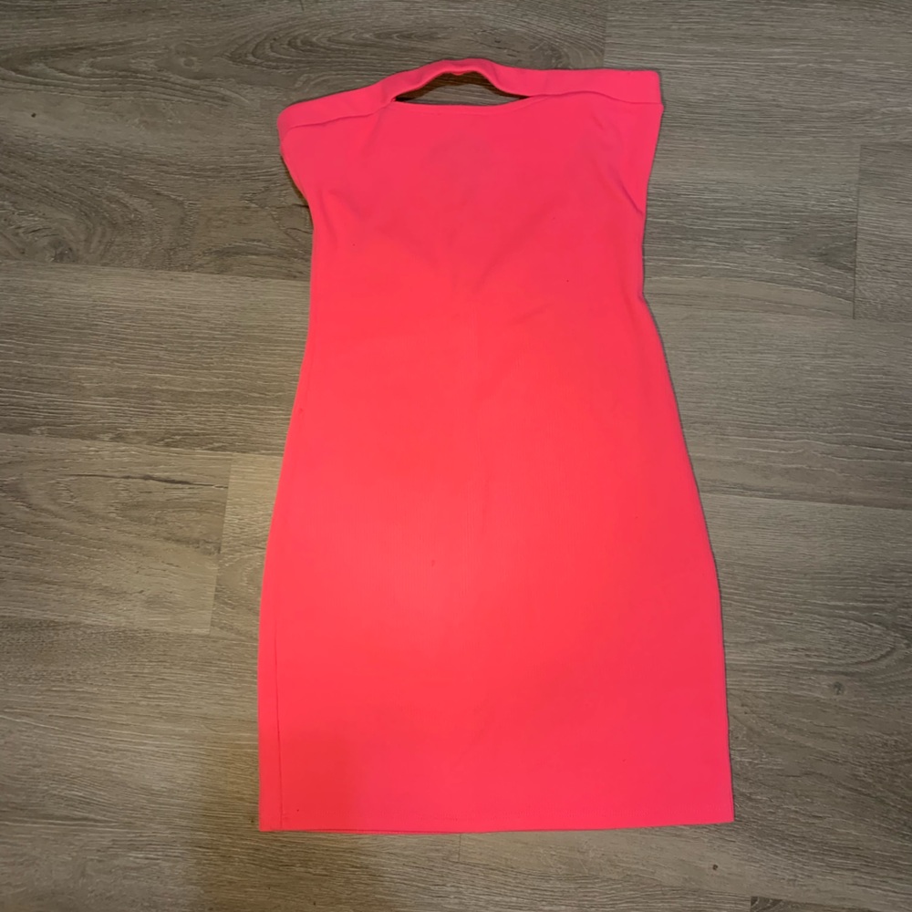 Forever 21 women’s (S) strapless neon pink mini dress